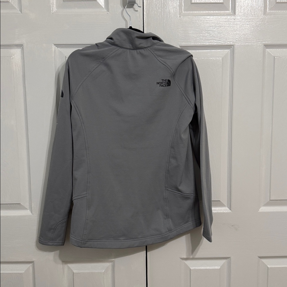 The North Face Light Gray Pullover - image 4